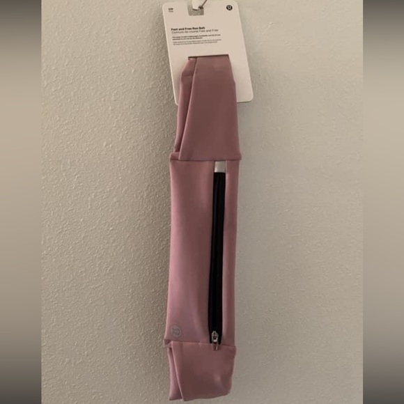 lululemon athletica Accessories - NWT LULULEMON mauve  fast & free run belt